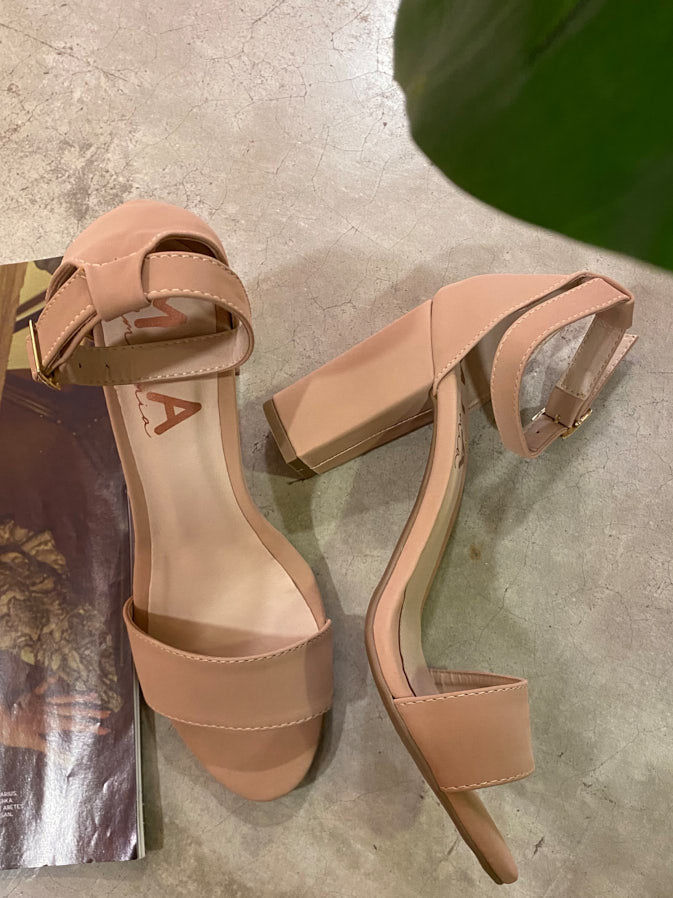 Tacones básicos nude